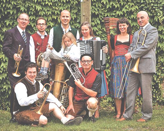 Die musikalische Familie aus dem Münchner Umland überschreitet Grenzen.	Foto: VA
