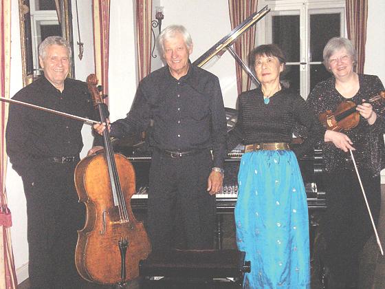 Ulrich Bode, Hans Billig, Mihoko Wichartz und Ursula Billig (von links nach rechts).	Foto: privat