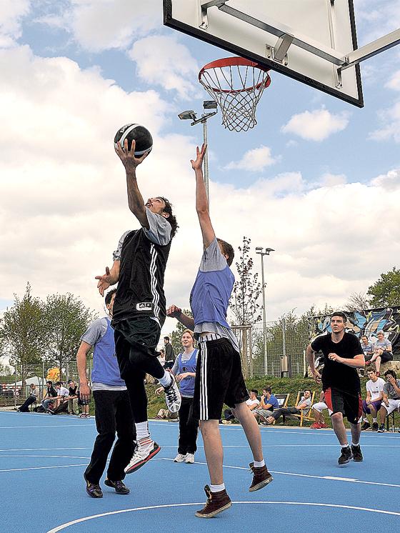 Am 24. Mai können sich Basketballbegeisterte  Jugendliche beim Streetball-Turnier beweisen. 	F: VA