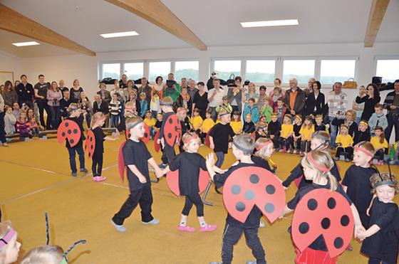 Marienkäfer, Bienen und Schmetterlinge tanzten, sangen und tobten um die Wette. 	Foto: VA