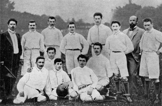 Gründungsmannschaft der Münchner Löwen im Jahr 1899. Foto: TSV 1860
