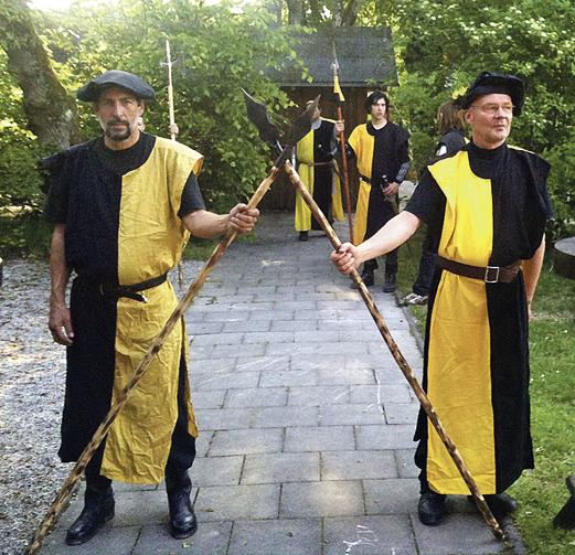 Die Grünwalder Ritter entführen die Besucher in die Anfangszeit der Gemeinde »Prunnum«. 	Foto: VA