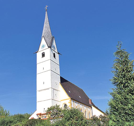 Die Kirche Mariä Heimsuchung in Massenhausen  datiert aus dem 14. Jahrhundert.	Foto: Ulrike Gietl