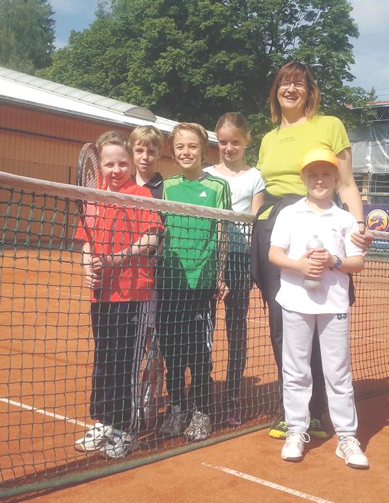Kleine und große Tennisfreunde fühlen sich beim TC Grünwald wohl.	Foto: VA