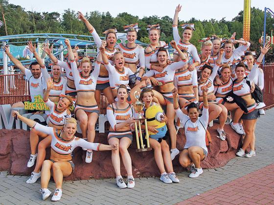 Grund zur Freude: Die Turnbund-Cheerleader holten auf internationaler Bühne bei Europas größter Cheerleading-Meisterschaft den zweiten Platz.	F: Tom Lorenz