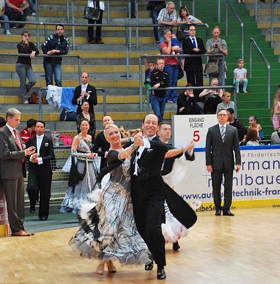 Peter Birndorfer und Christina Pothfelder konnten sich den 21. Platz bei der Deutschen Meisterschaft der Senioren II Sonderklasse ertanzen. 	Foto: VA