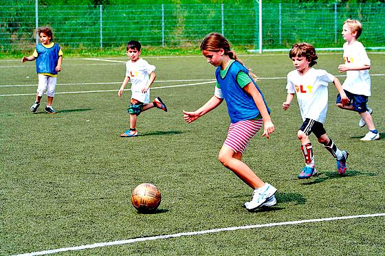 Kinder und Jugendliche aus ganz München beim  8. KJR-Fußballcup an.	Foto: VA