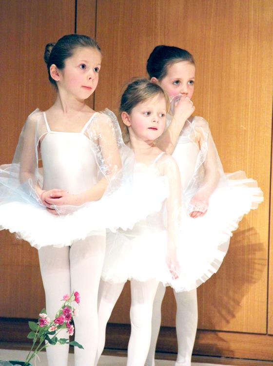 Am 5. Juli zeigen kleine Musiker und Ballettmäuse was sie bislang gelernt haben. 	Foto: VA