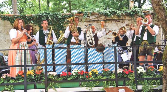 Die Vereinigung der Freunde Grünwalds werden für reichlich Ohrenschmaus beim 34. Burgfest sorgen. 	Foto: VA