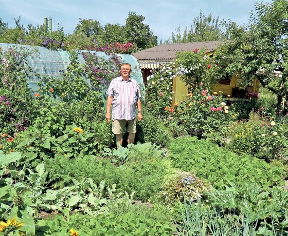 Heinz Brunauer gehört zu den Kleingärtnern in Ramersdorf, die von einer Totalsanierung ihres Gartens betroffen sind. 	Foto: bus