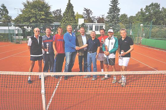 Der TCU und der TSV Unterhaching, Abt. Tennis freuen sich auf viele Teilnehmer bei den Unterhachinger Tennismeisterschaften. 	Foto: VA