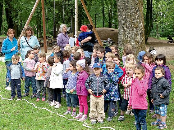 Viel Spaß hatten die Kinder bei ihrem Waldfest in Pöring. 	Foto: privat