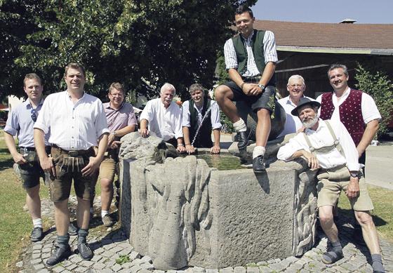 Vertreter der acht Harthauser Ortsvereine voller Vorfreude auf das anstehende Festwochenende zum 1200 Jahre Harthausen. 	 Foto: privat