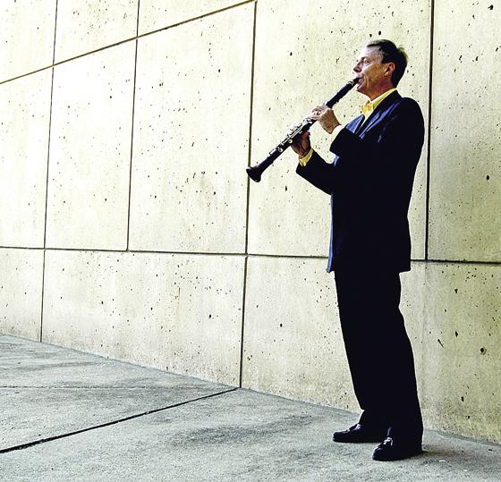 Howard Klug wird an der Musikschule Grünwald  einen Klarinettenkurs geben.	Foto: VA
