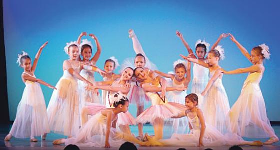 Die kleinen Ballett-Elevinnen waren nicht das einzige Highlight bei der »Wunschvorstellung« der Ballettschule im Bürgerhaus.	Foto: VA