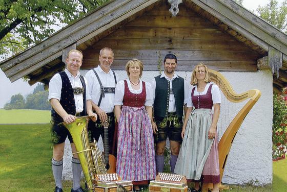 Die Wiesbacher Musikanten sind bereits seit 1987 im Salzburger Land,  Tirol, dem Allgäu, sowie in Nieder- und Oberbayern unterwegs. Foto: VA