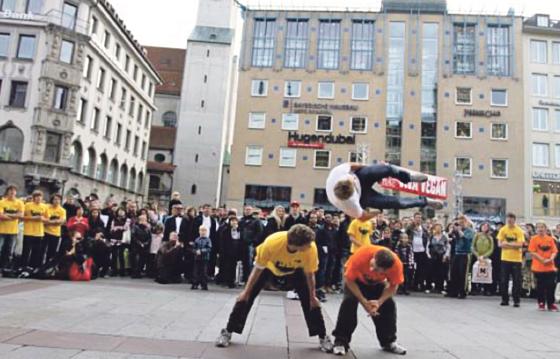 Bei der Trendsportart Parkour geht es um Fortbewegung und Bewegungsabläufe im urbanen Raum.      Foto: FAM München
