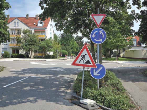Der Mini-Kreisverkehr Johann-Schmid-Straße/Lilienstraße soll für mehr Sicherheit im Straßenverkehr sorgen.	Foto: Stadt Unterschleißheim