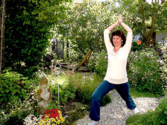 Übernimmt ab Ende September zwei Yoga-Kurse der vhs Neufahrn: Manuela Aigner.	Foto: vhs Neufahrn