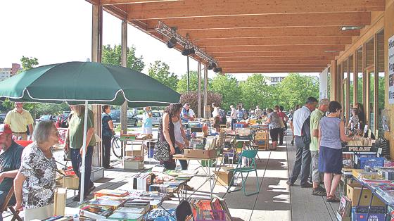 Für Schatzsucher ist der Bücher- und Musikmarkt eine tolle Fundgrube. 	Foto: VA