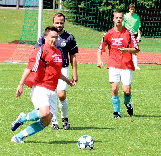 Der 18-jährige Sepp Zander (vorne links) bereitete das 2:0 vor. Rechts Florian Hagl.	Foto: wk/Verein