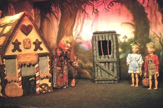 Marionetten-Theater präsentiert Hänsel und Gretel im Giesinger Stadtpark.	Foto: VA