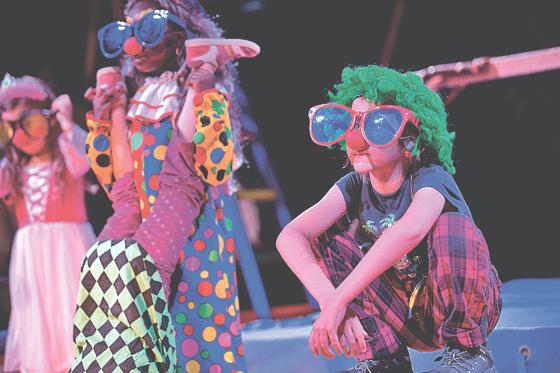 Zuschauer können sich bei der großen Gala auch auf witzige Clownerien freuen.	Foto: Max Hofstetter