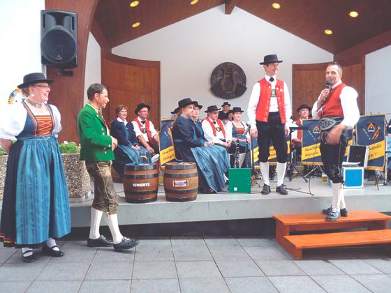 Die Musikkapelle Poing war zum Kirchtag nach Roppen in Tirol eingeladen.	Foto: Verein
