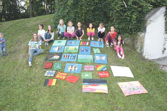 Nach dem dreitägigen Malworkshop präsentierten die elf jungen Künstler im Alter von 7 bis 12 stolz ihre Werke.	Foto: privat