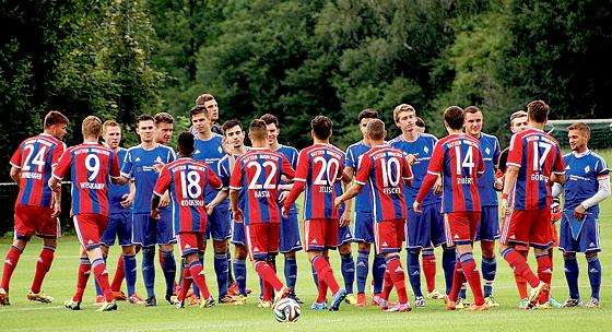 Stolz war die 1. Mannschaft des FC Deisenhofen gegen die U23 des FC Bayern zu einem Testpiel anzutreten. 	Foto: DC Deisenhofen