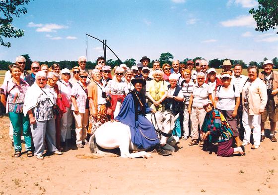 Die Reisegruppe in der Puszta bei den Pferdehirten, den Csikos.	Foto: privat
