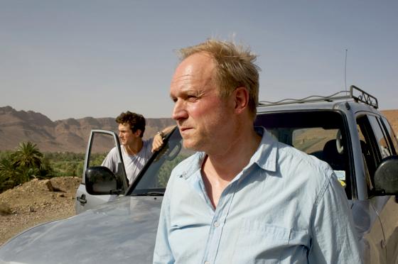 Ulrich Tukur (vorne) und Samuel Schneider spielen die Hauptrollen in »Exit Marrakech«. Regie führte die Münchnerin Caroline Link.	Foto: VA