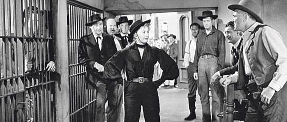 Bei den Dreharbeiten von dem Western »Fourty Guns« (1957).                                                  Foto: VA