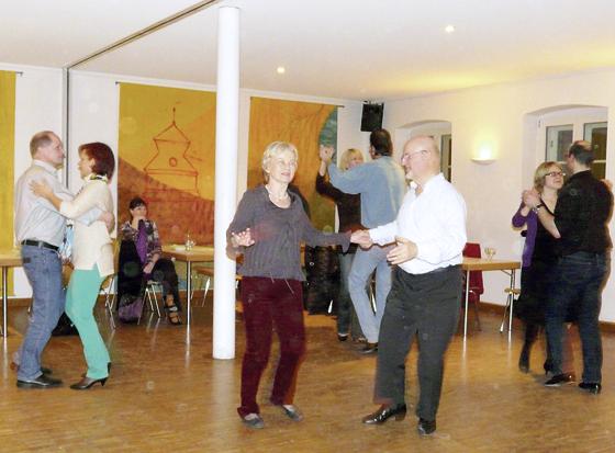 Tanzen ist ein Hobby für jedes Alter, dazuerlernen kann man immer.	Foto: VA