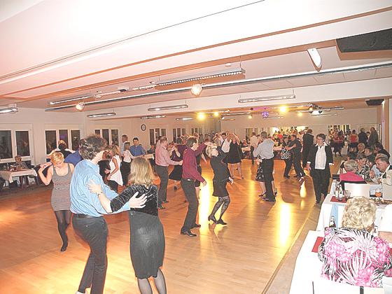 Die Tanzsportgemeinschaft »Da Capo« lädt zu einem öffentlichen Tanzabend ins »TanzSportZentrum« Ebersberg ein.	Foto:  Brunner