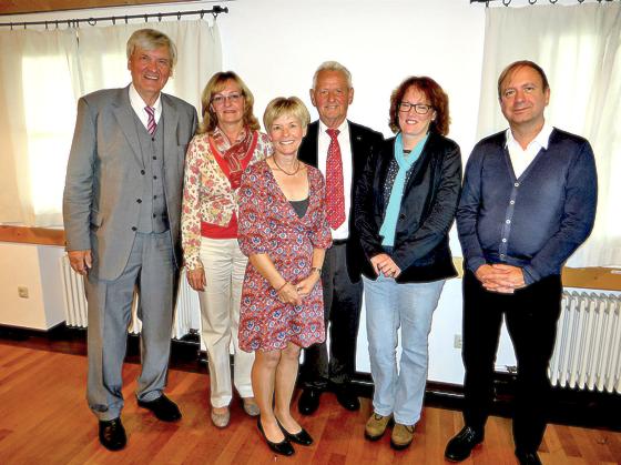 Neuer Vorstand (v.li.):G. Kalmer, J.Eckmüller, C. Fichtl-Scholl, P. Bentheus, M. Wimmer, U. Reitz.	Foto: Verein