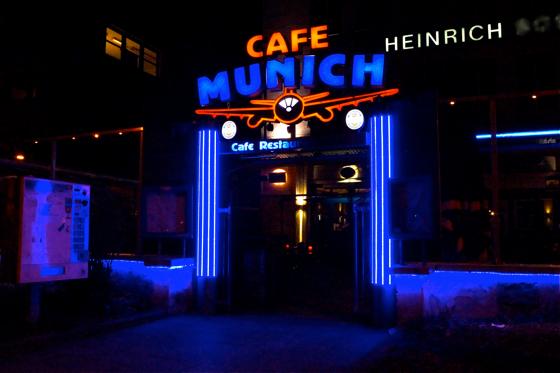 »München bei Nacht« heißt die neue Ausstellung des Fotokreises. 	Foto: E. Burmester