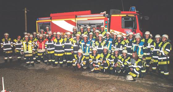 Modernste Technik im Einsatz  die Freiwilligen Feuerwehren von Oberhaching, Oberbiberg und Ottobrunn hatten alles fest im Griff.	Foto: VA