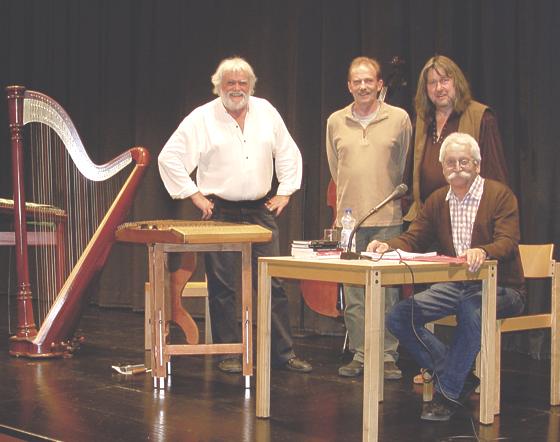 Die Fraunhofer Saitenmusik ist am 8. November zu Gast in Aying im Kultur im Bräuhaus. 	Foto: VA