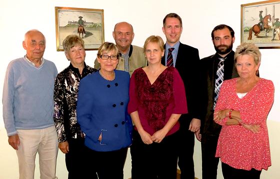 Der neue Vorstand des Mietervereins Ebersberg präsentiert sich nach der Wahl.	Foto: VA
