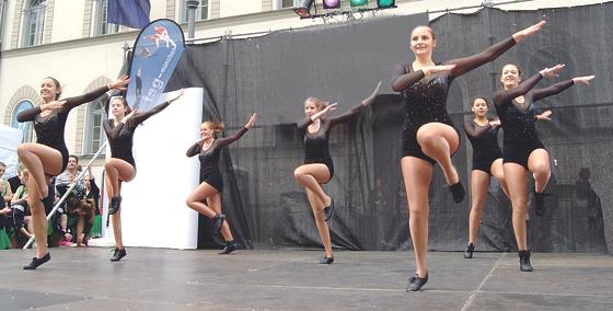 Mit Spaß und Energie dabei: TSG-Tänzerinnen beim Streetlife-Festival. 	Foto: privat