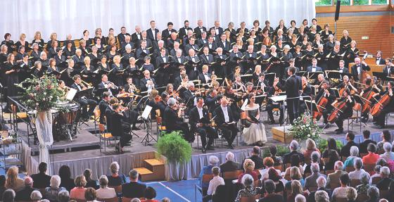 Das Leonhardi-Ensemble präsentiert in den zwei Jubiläumskonzerten das besten aus drei Jahrzehnten in allen Formationen.	Foto: VA