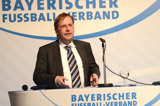 Seit November 2004 ist Rainer Koch Präsident des Bayerischen Fußball-Verbandes. Der 55-Jährige Poinger spielte beim Kirchheimer SC, war Jugendtrainer in Kirchheim und Markt Schwaben und Schiedsrichter in der Bayernliga.	Foto: BFV