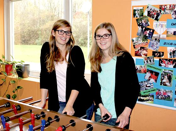 Zum Team im Jugendhaus gehören jetzt auch Marlene Escherle und Naima Heckmair.	Foto: VA