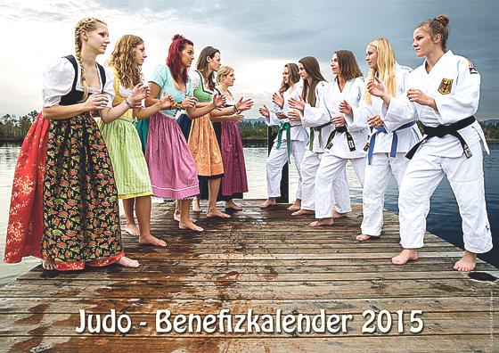 Mit ihrem Benefiz-Kalender unterstützen die Judo-Damen ihren verunfallten Trainer.	Foto: R. Stummeyer