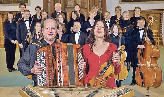 Virtuosen nicht nur an Akkordeon und Violine: Rudi Zapf und Sunny Howard.	Foto: VA
