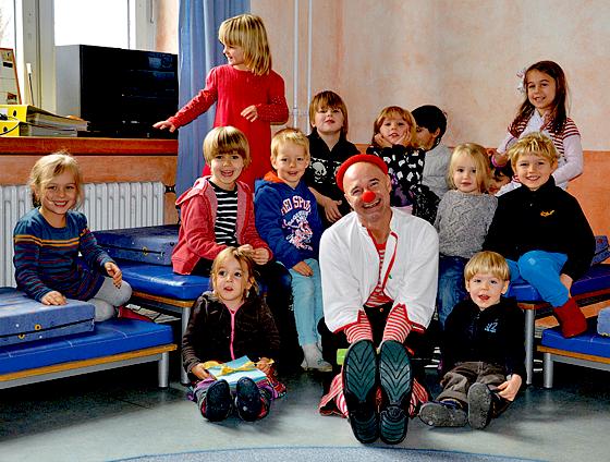 Spendenübergabe Eltern Kind-Initiative Mäcki Löffel an KlinikClown »Lupino«	  	Foto: Eltern Kind-Initiative Mäcki Löffel