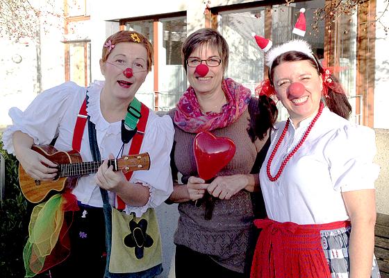 Der AWO Kreisverband Ottobrunn spendete 600 Euro an die Klinik-Clowns in Aying. 	Foto: privat