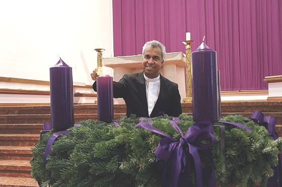 Pater Joseph Pandiappallil erinnert in seiner Ansprache daran, was an Weihnachten wirklich wichtig ist. 	Foto: hw
