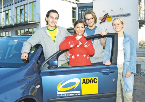 Beim ADAC machen sich Jugendliche fit fürs Autofahren.	Foto: ADAC